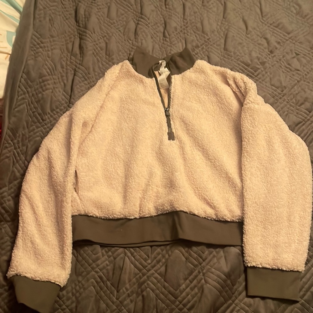 Womens Fabletics size large sweater